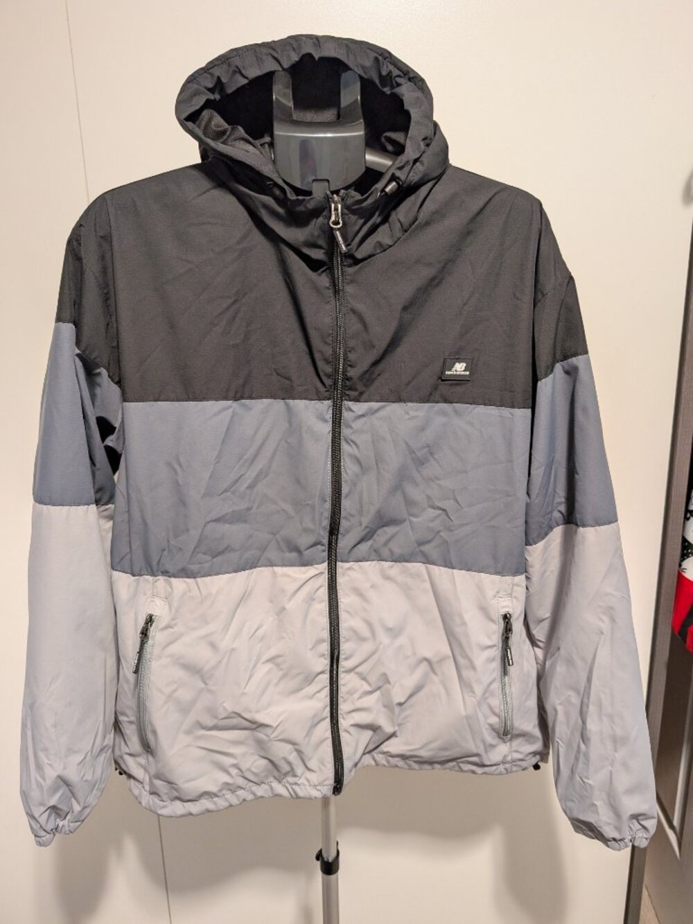 New Balance full-zip hooded windbreaker - XL
